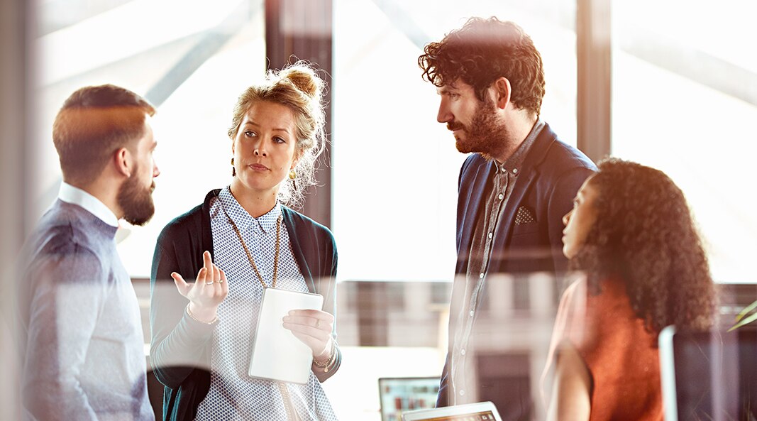 Elimine los silos de seguridad y mantenga a salvo a los usuarios